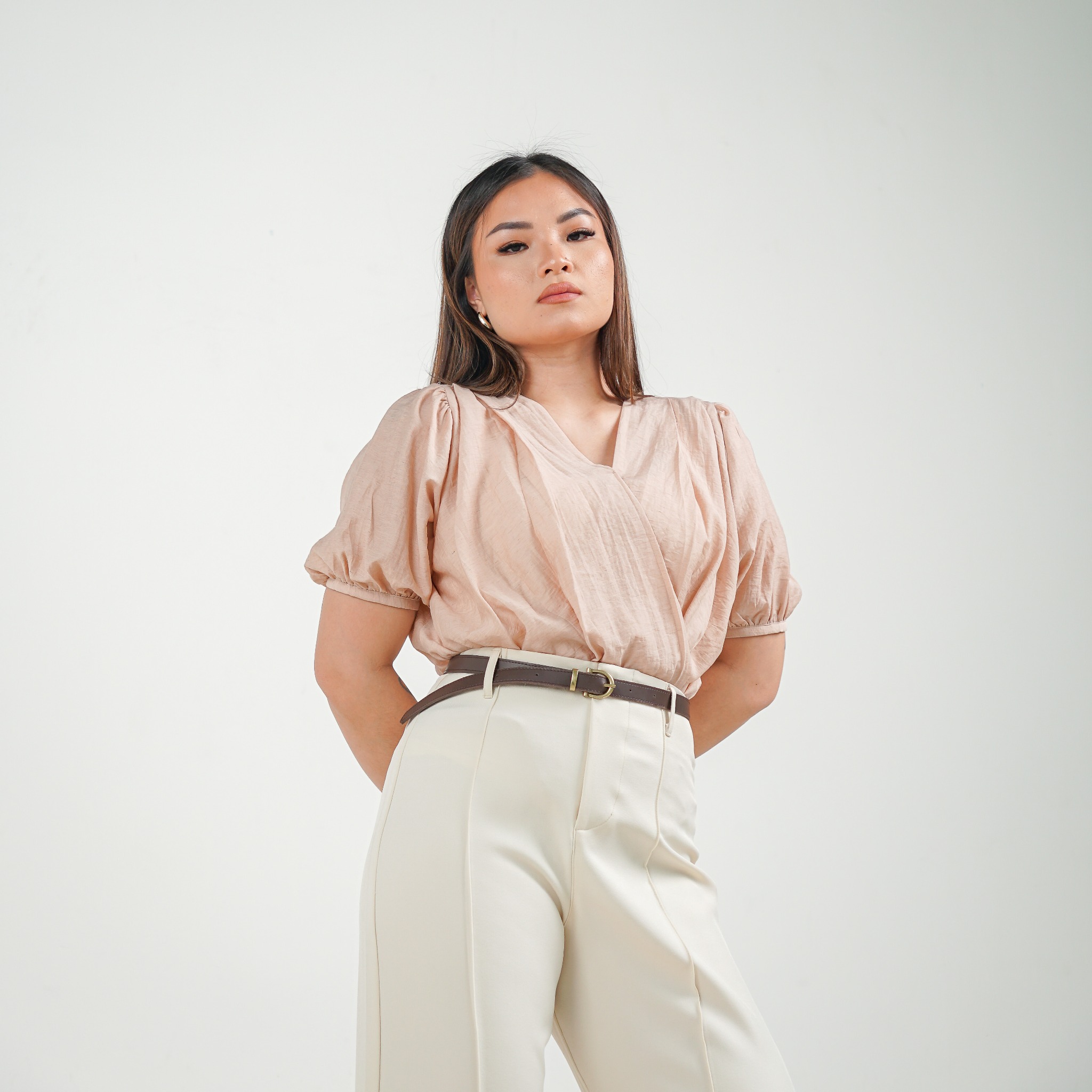 [Tutuloph] Lumi Blouse | Atasan Blouse Lengan Pendek Wanita | V - NECK Top 