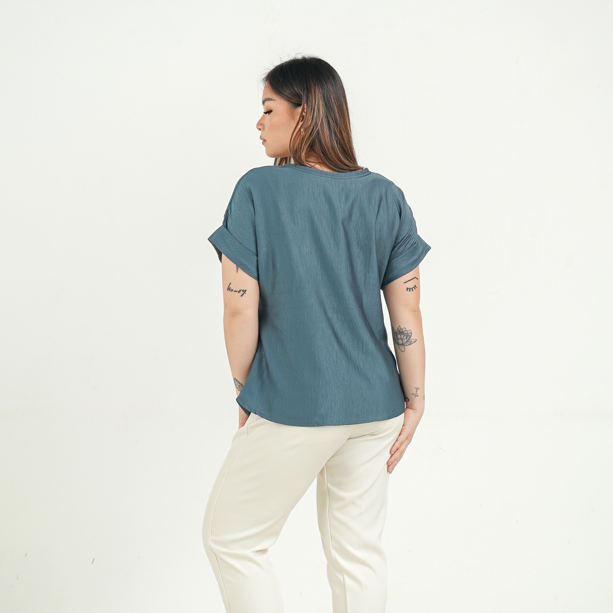 [Tutuloph] Mina Blouse | Atasan Wanita Slim Look Lengan Pendek – Fit to Big Size | Blouse Casual Elegan untuk Daily & Office Wear