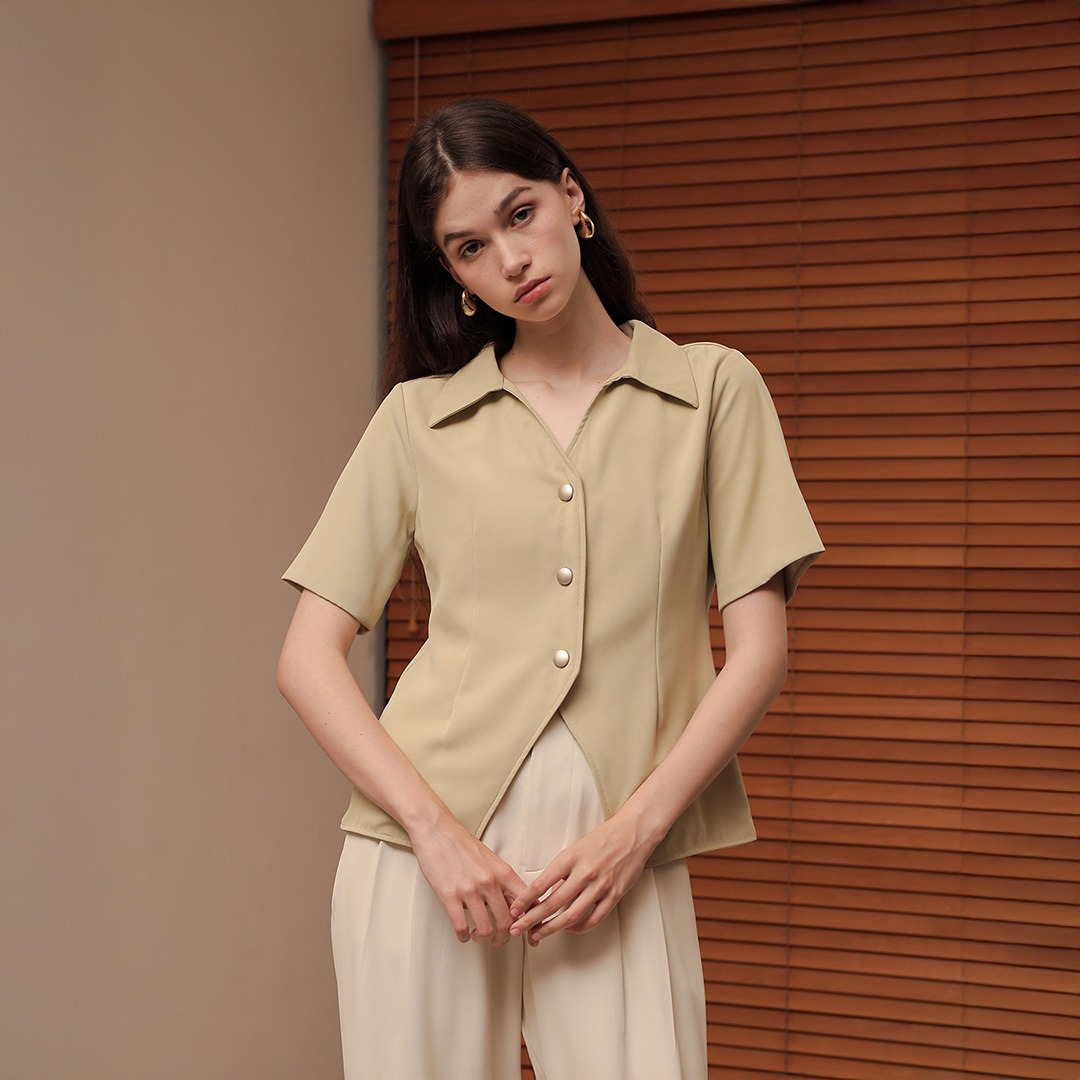 [Tutuloph] Lucia Top | Atasan Kemeja Wanita Casual Fashion Kantor Blouse Kancing Lengan Pendek Top Bigsize