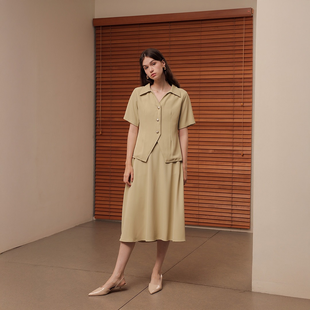 [Tutuloph] Lucia Top | Atasan Kemeja Wanita Casual Fashion Kantor Blouse Kancing Lengan Pendek Top Bigsize