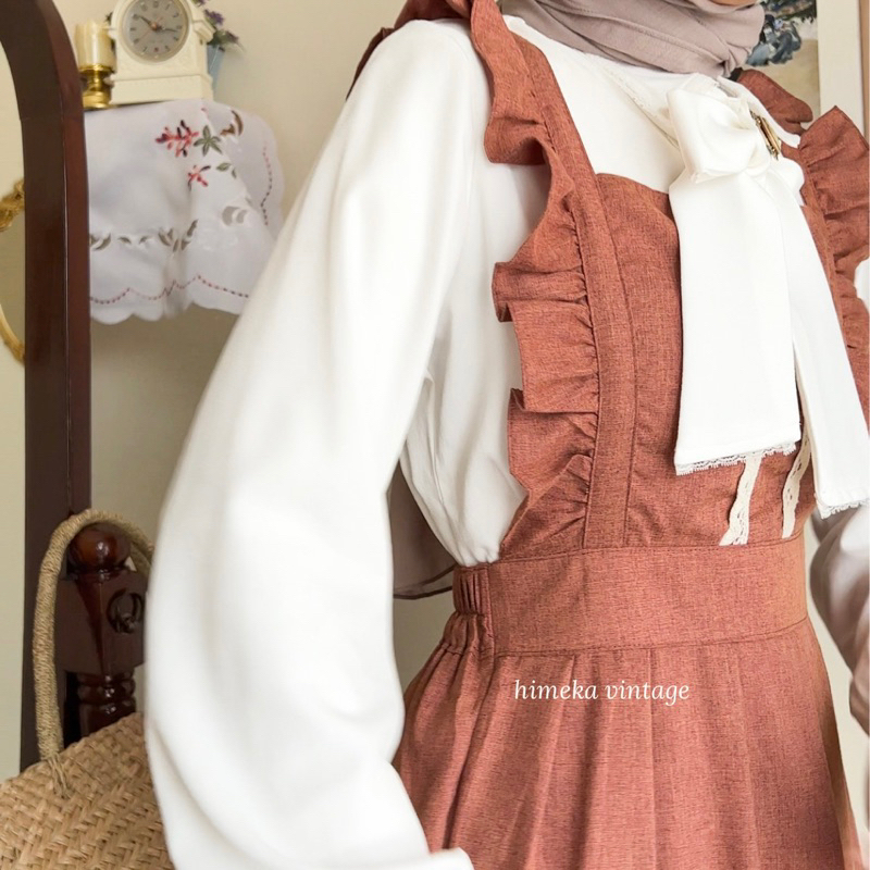 Emilia Pinafore