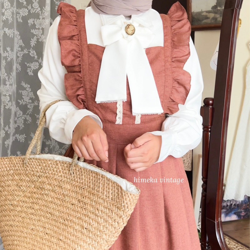 Emilia Pinafore