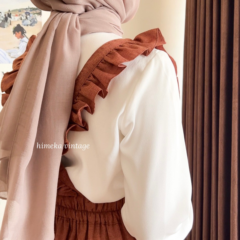 Emilia Pinafore