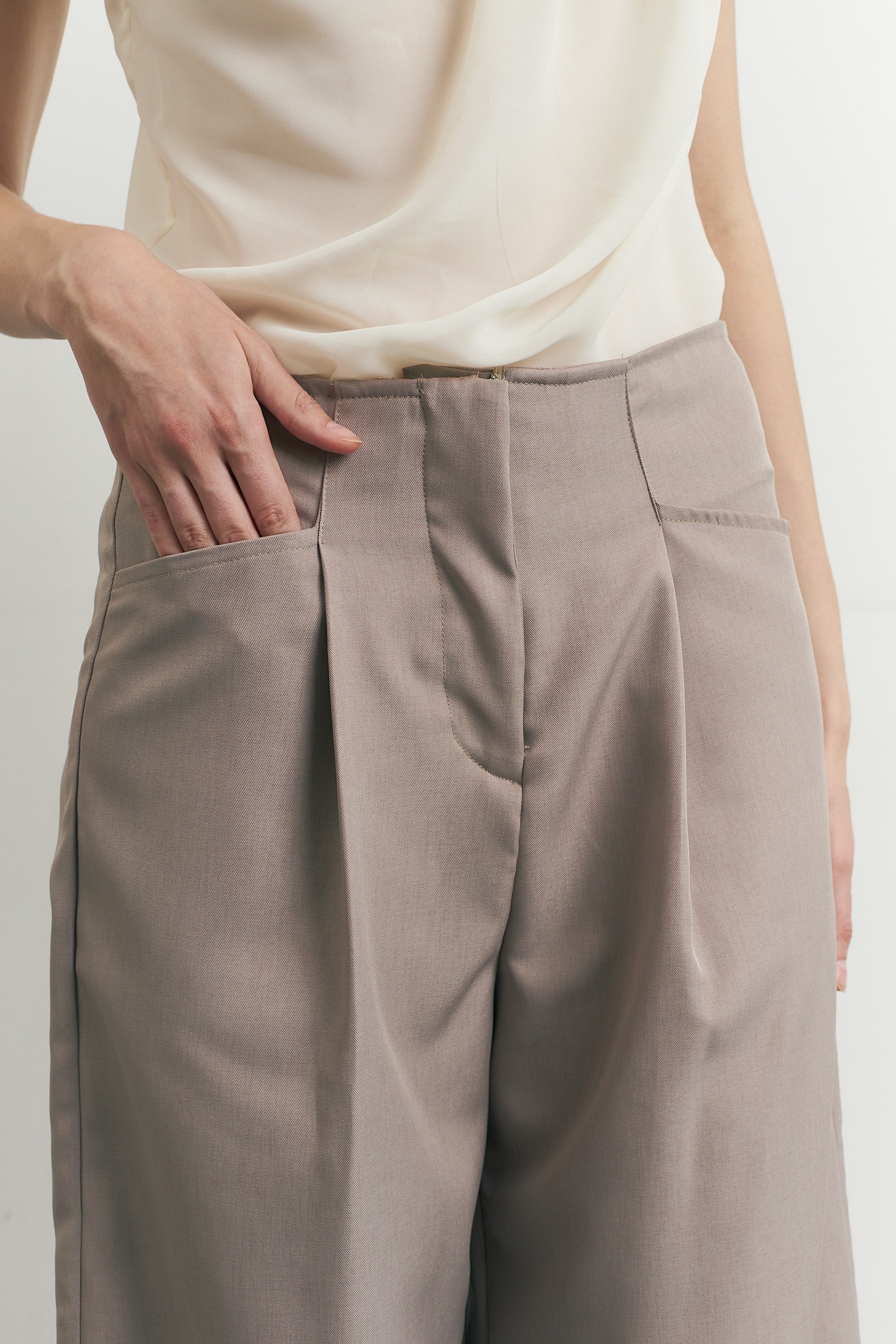 Eira Tapered Pants