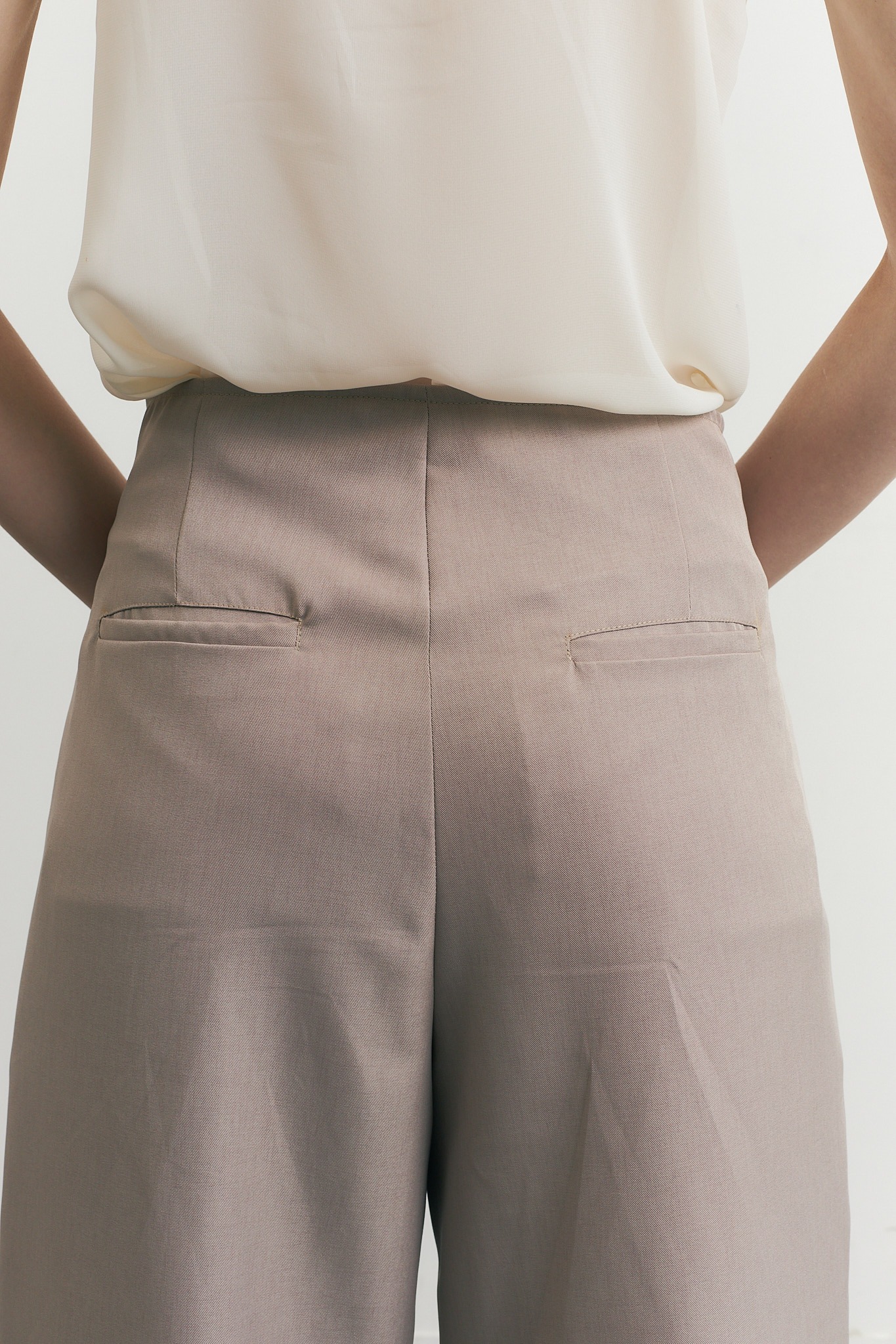 Eira Tapered Pants