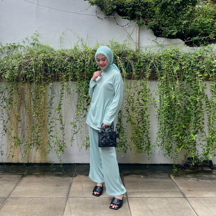 Daisy Knit Oneset - in Mosgreen - setelan daily oneset - setelan celana knit wanita - Knitset wanita - setelan panjang wanita
