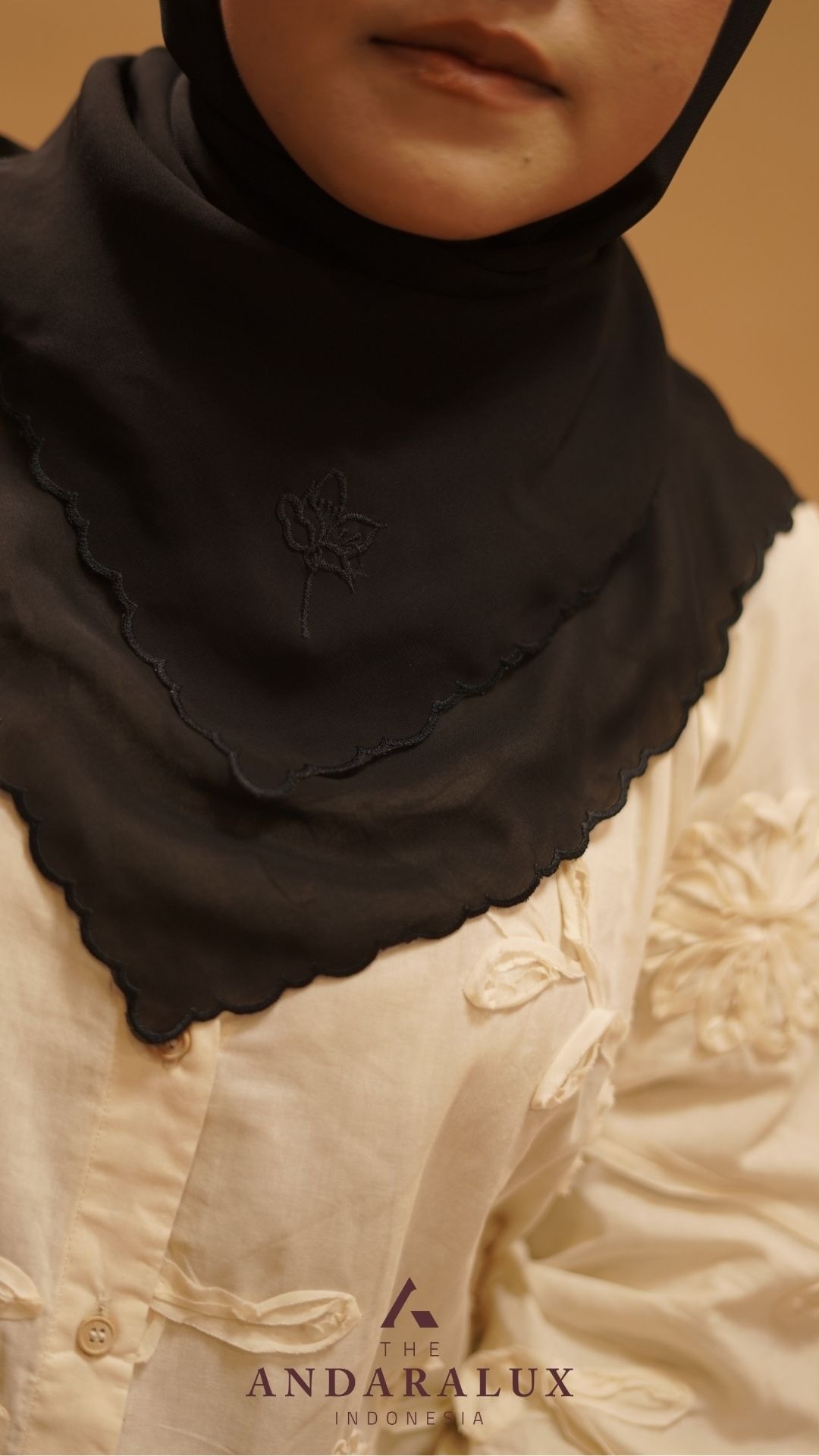Arabian Embroidery Tyana Black