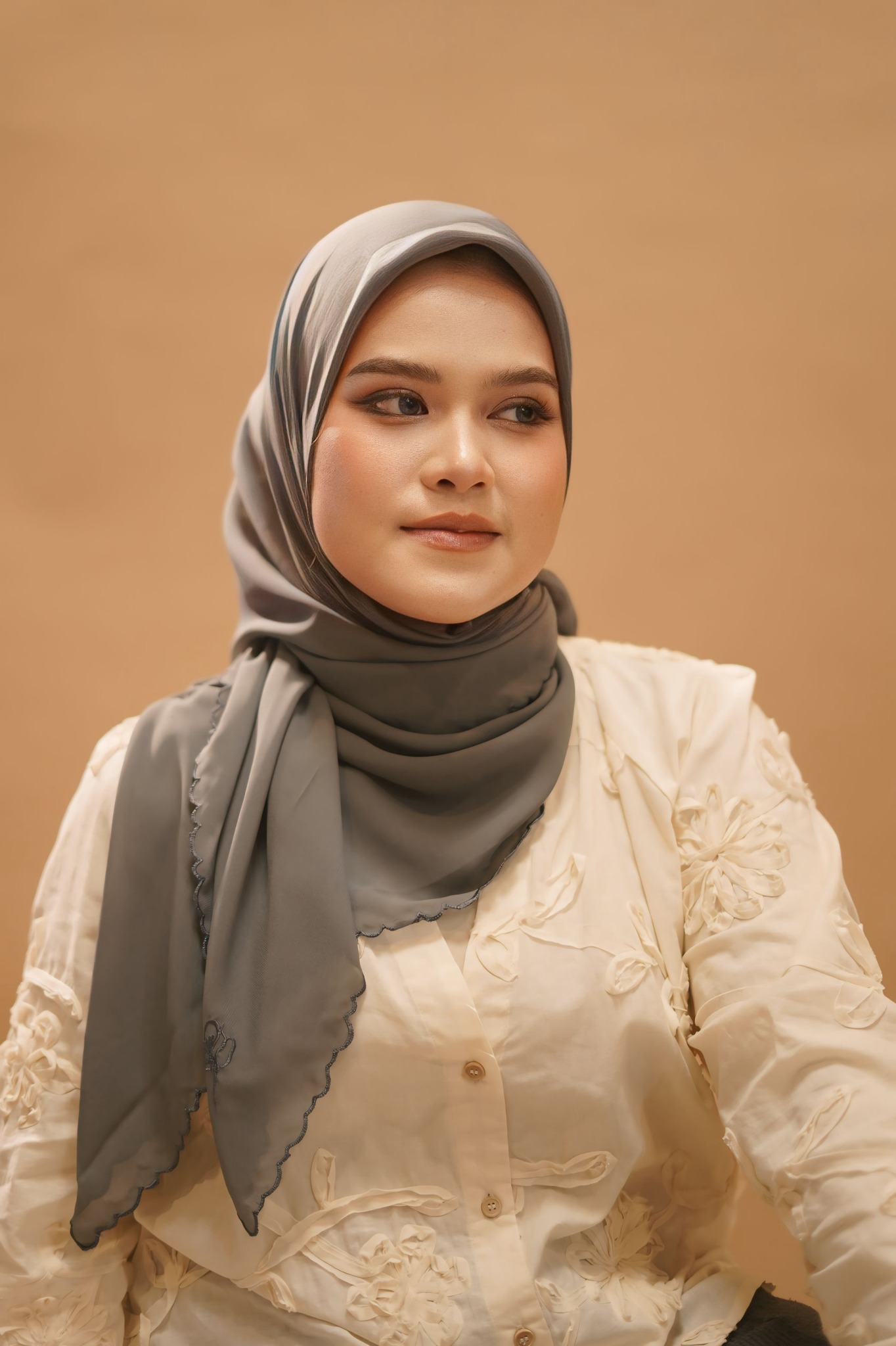 Arabian Embroidery Tyana Gray Series