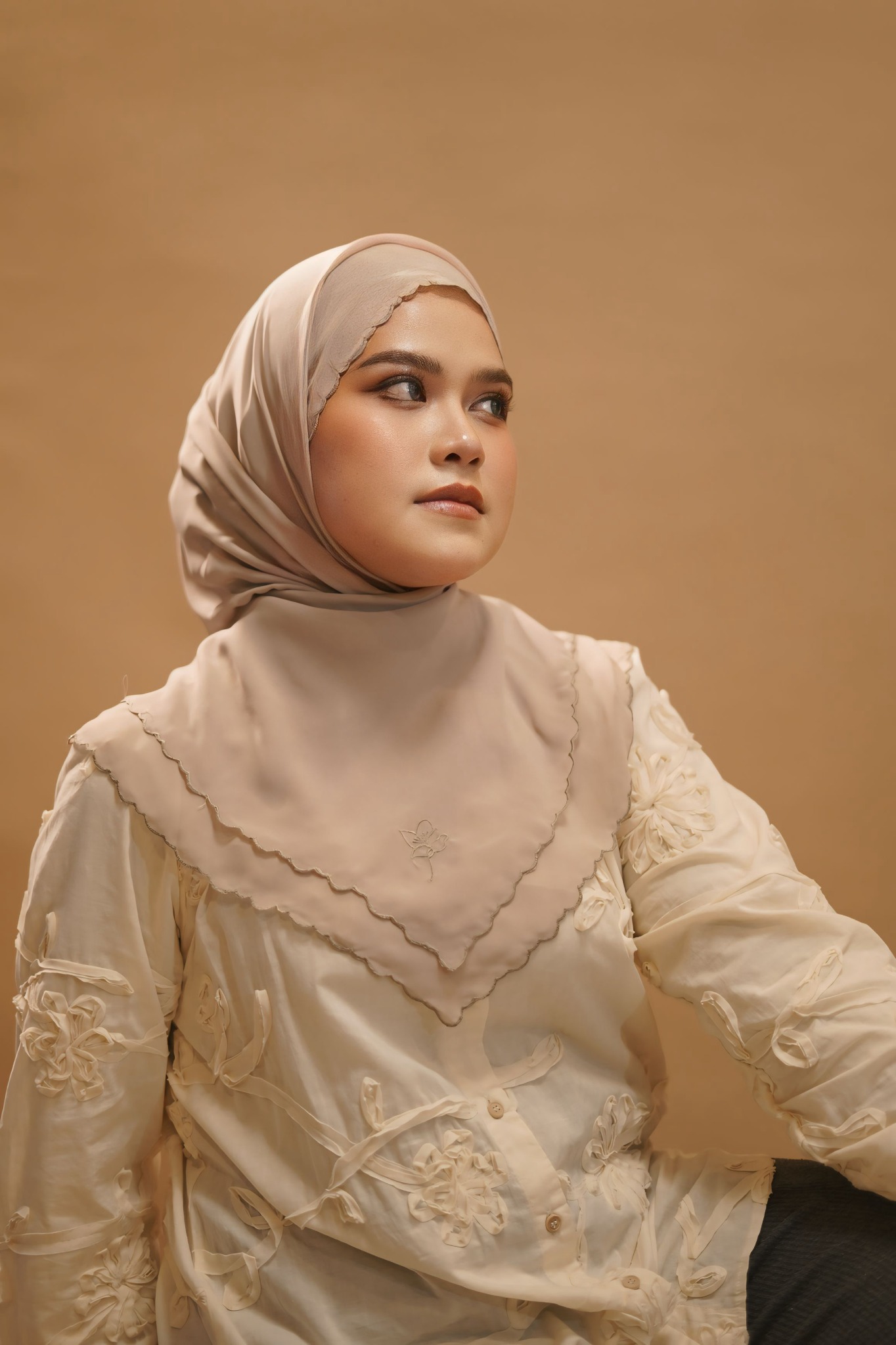 Arabian Embroidery Tyana Gray Series