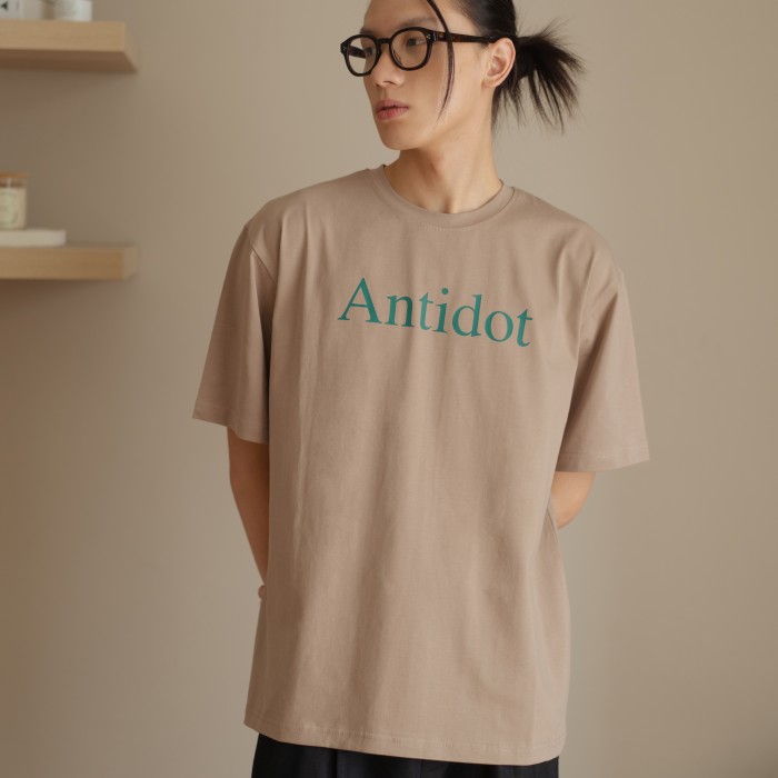 Classic Regular Tee in Wood