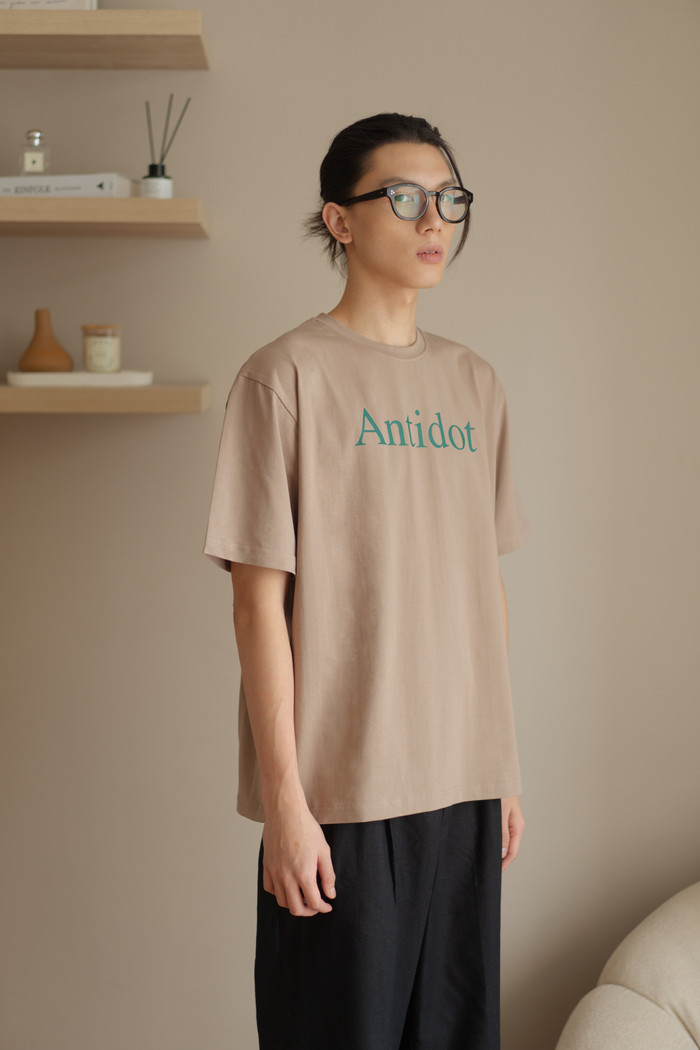Classic Regular Tee in Wood