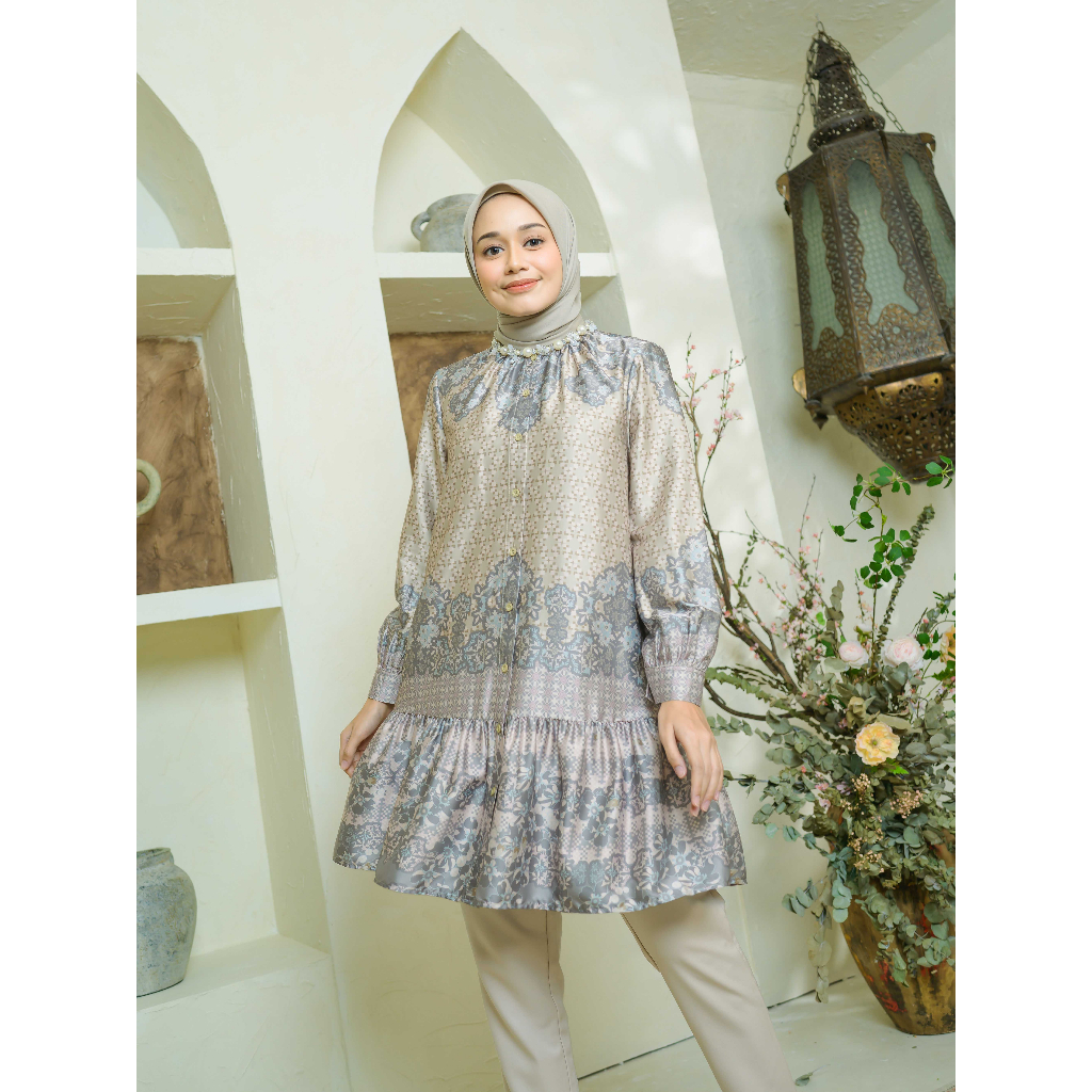 Lights.clo- Madeena Tunic