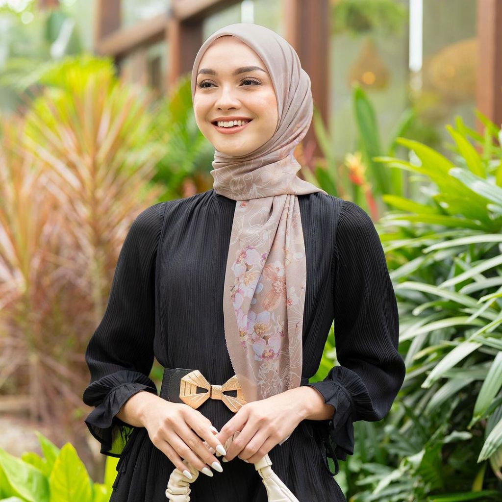 Lights.clo - Esmee Scarf