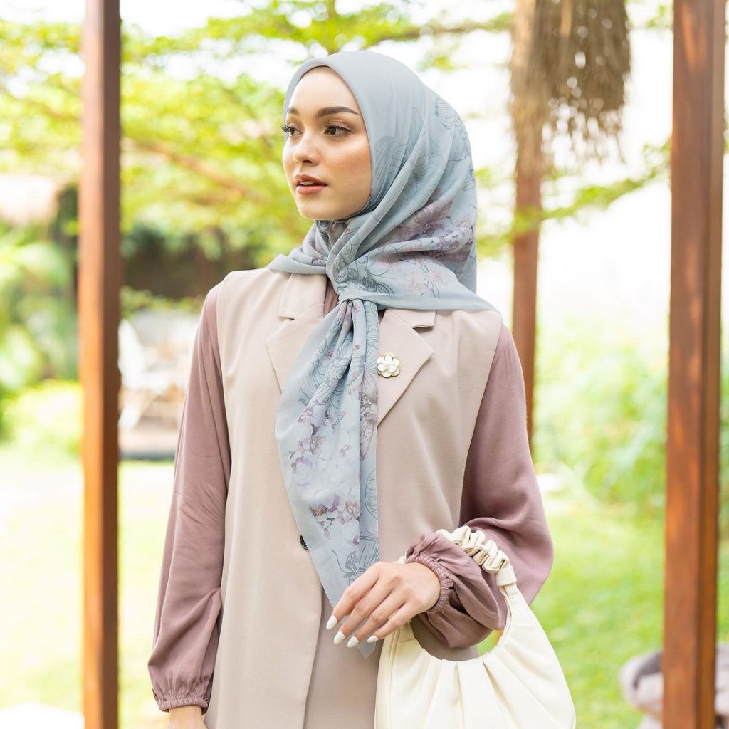 Lights.clo - Esmee Scarf