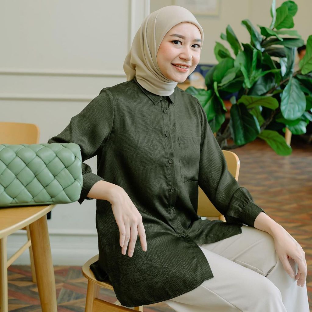 Lights.clo - Titania Top