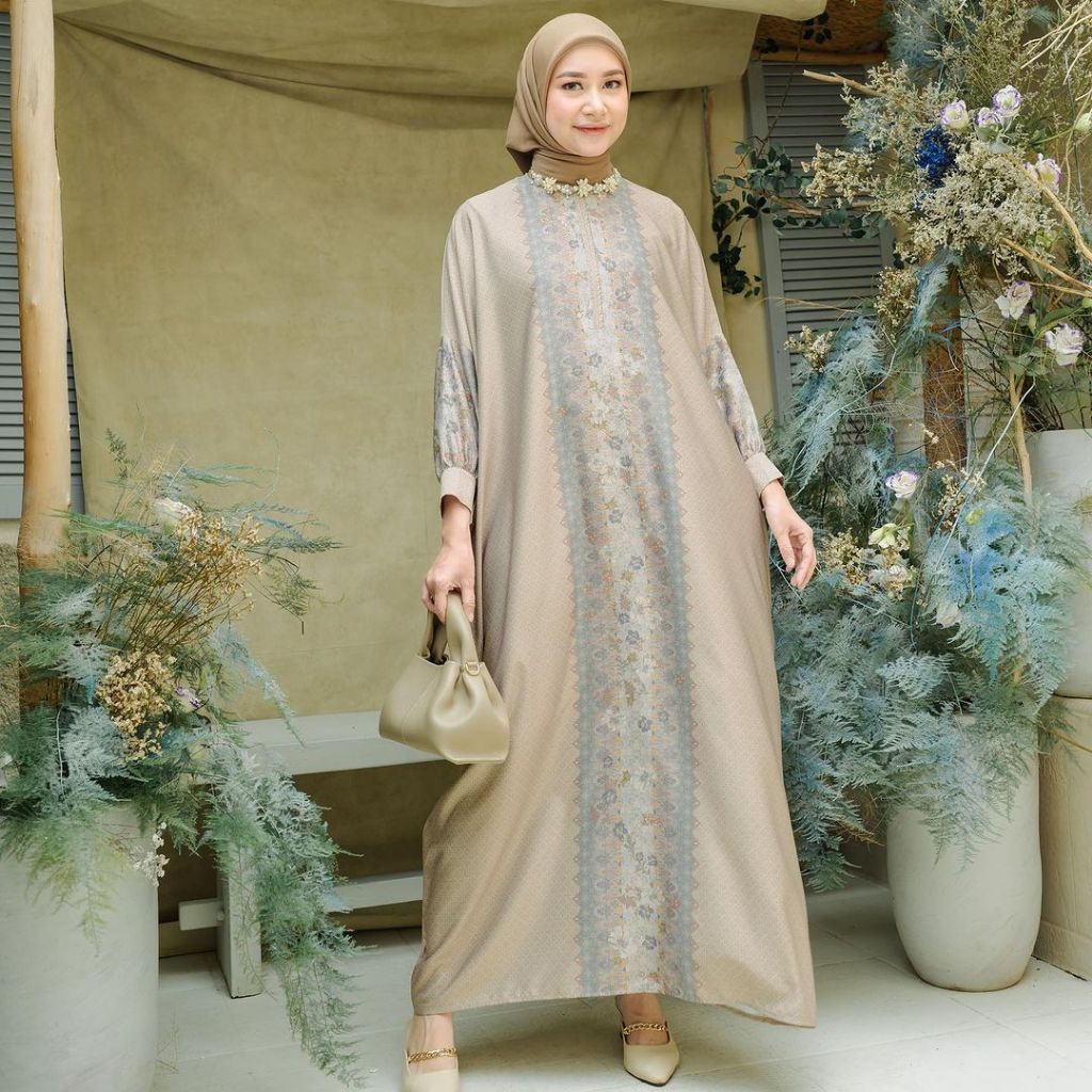 LIGHTSCLO - Sahira Kaftan