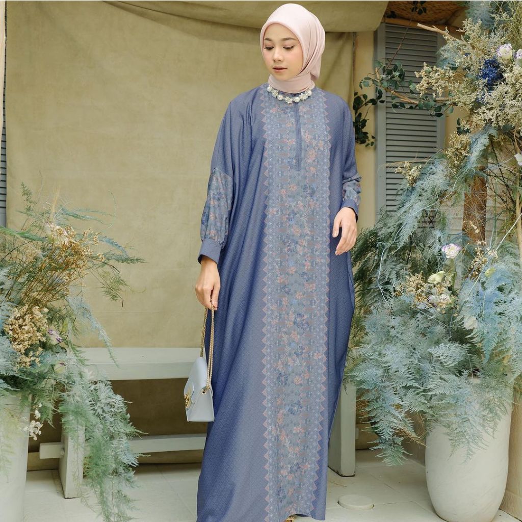 LIGHTSCLO - Sahira Kaftan