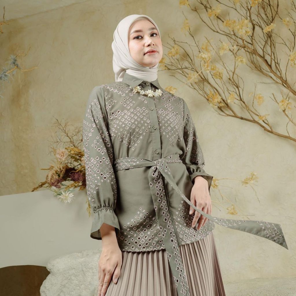 LIGHTSCLO - Gameela blouse