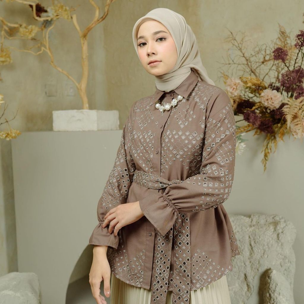 LIGHTSCLO - Gameela blouse
