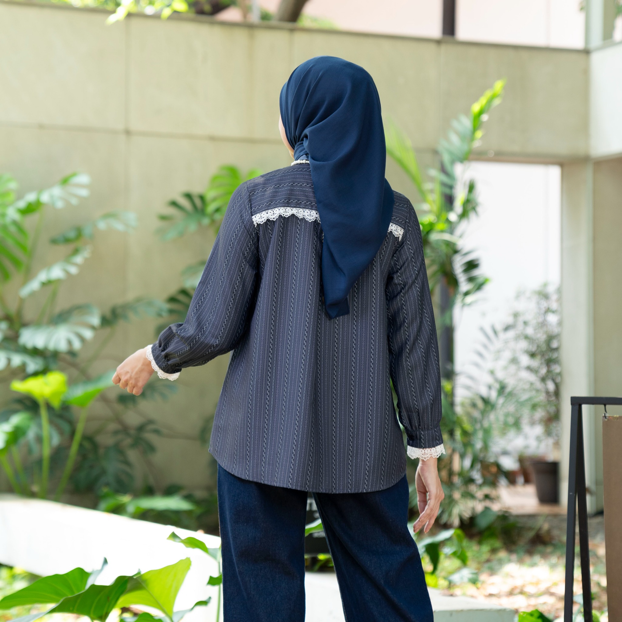 Lightsclo - Isyana Shirt