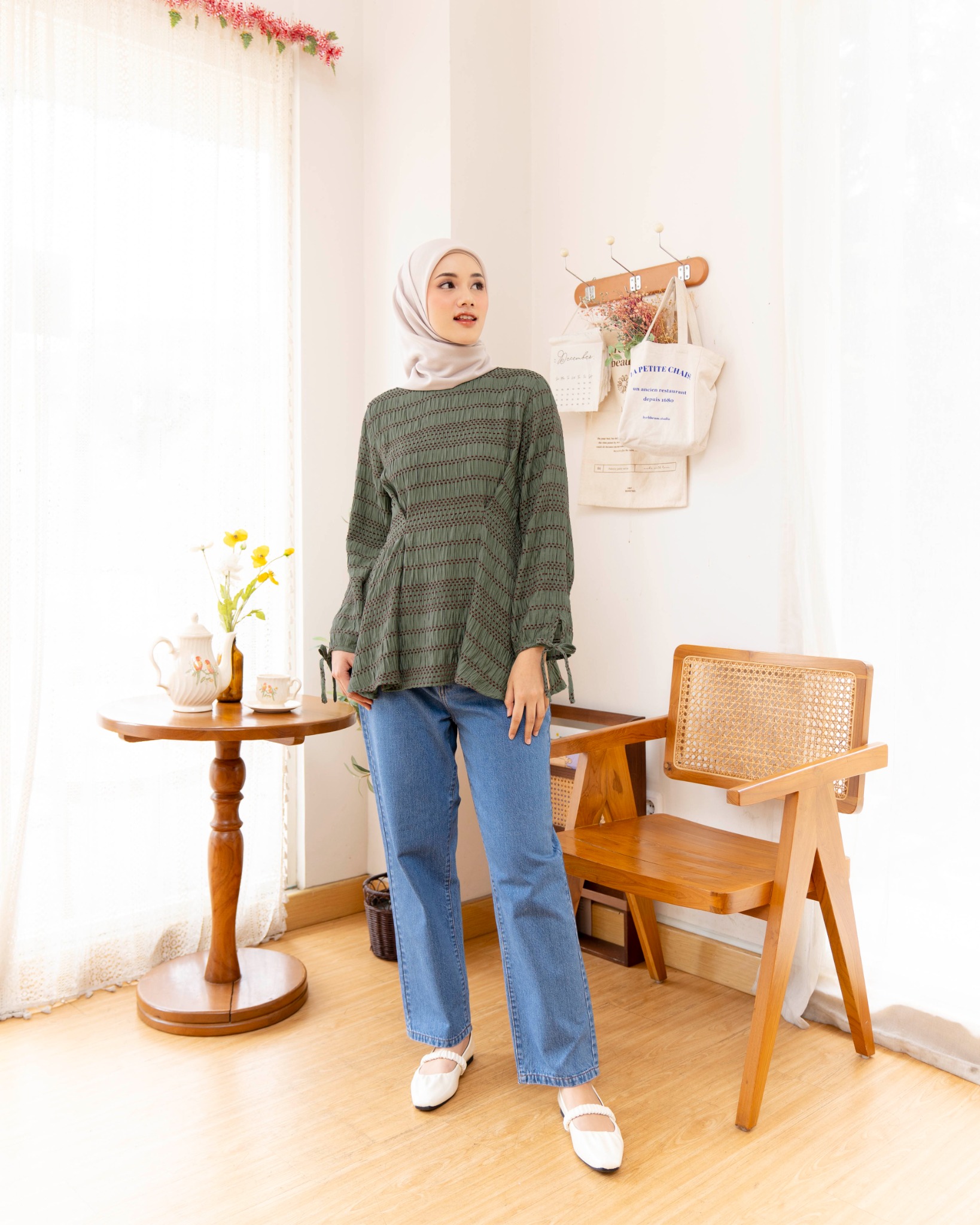 LIGHTS.CLO - Emma Blouse