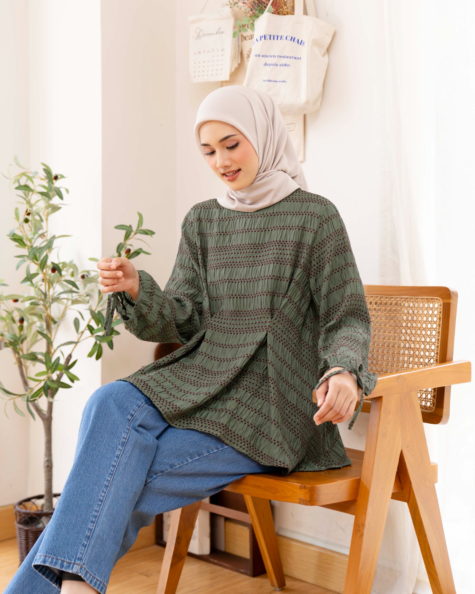 LIGHTS.CLO - Emma Blouse