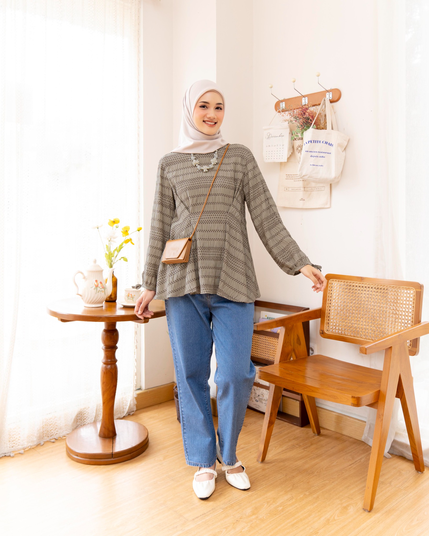LIGHTS.CLO - Emma Blouse