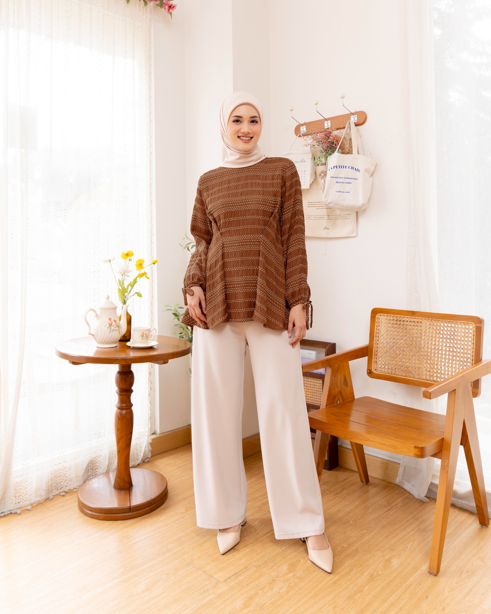 LIGHTS.CLO - Emma Blouse