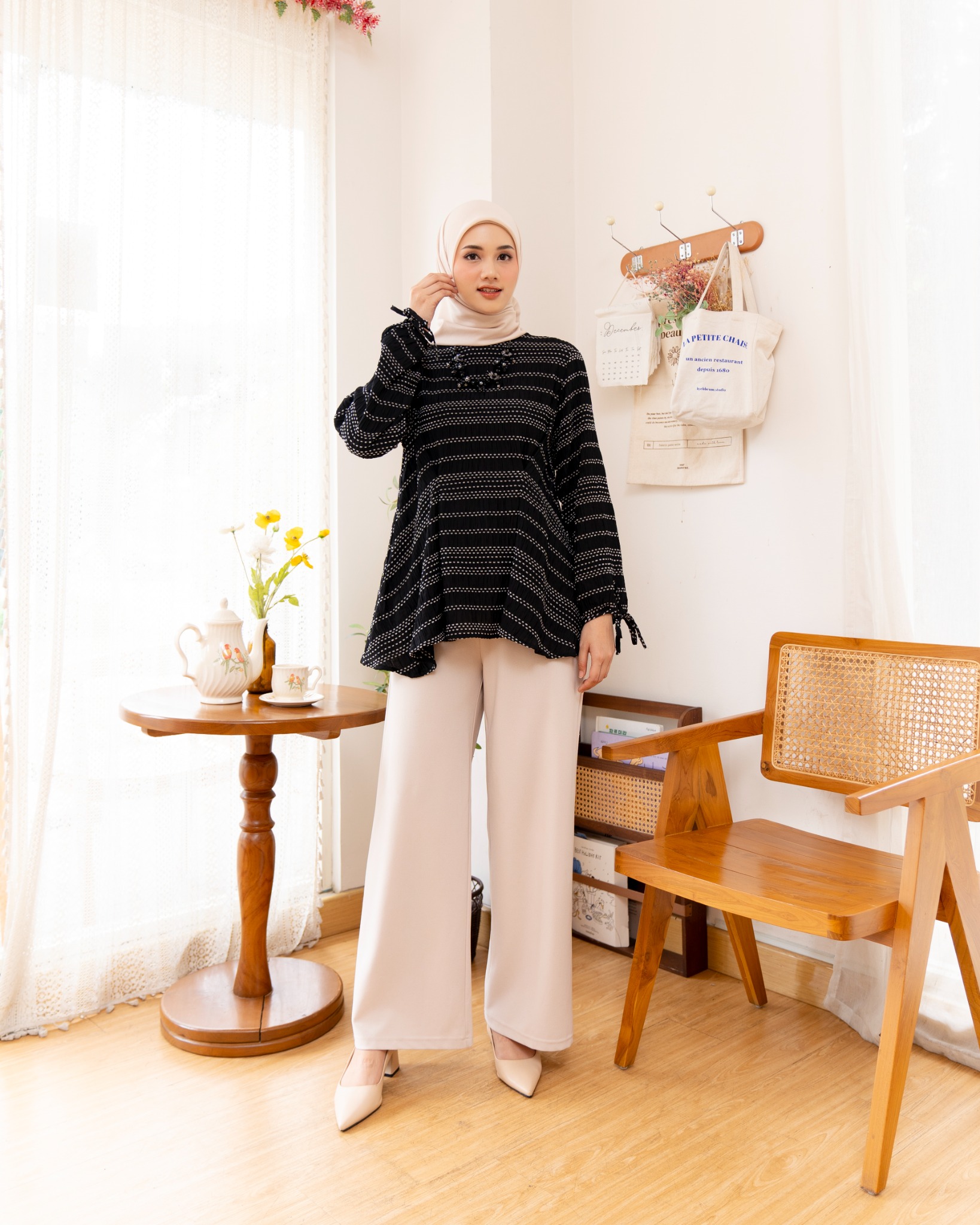 LIGHTS.CLO - Emma Blouse