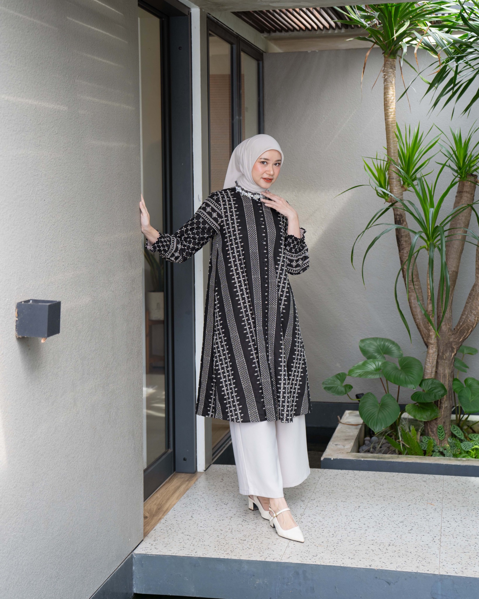 Lightsclo - Adeeva Tunic