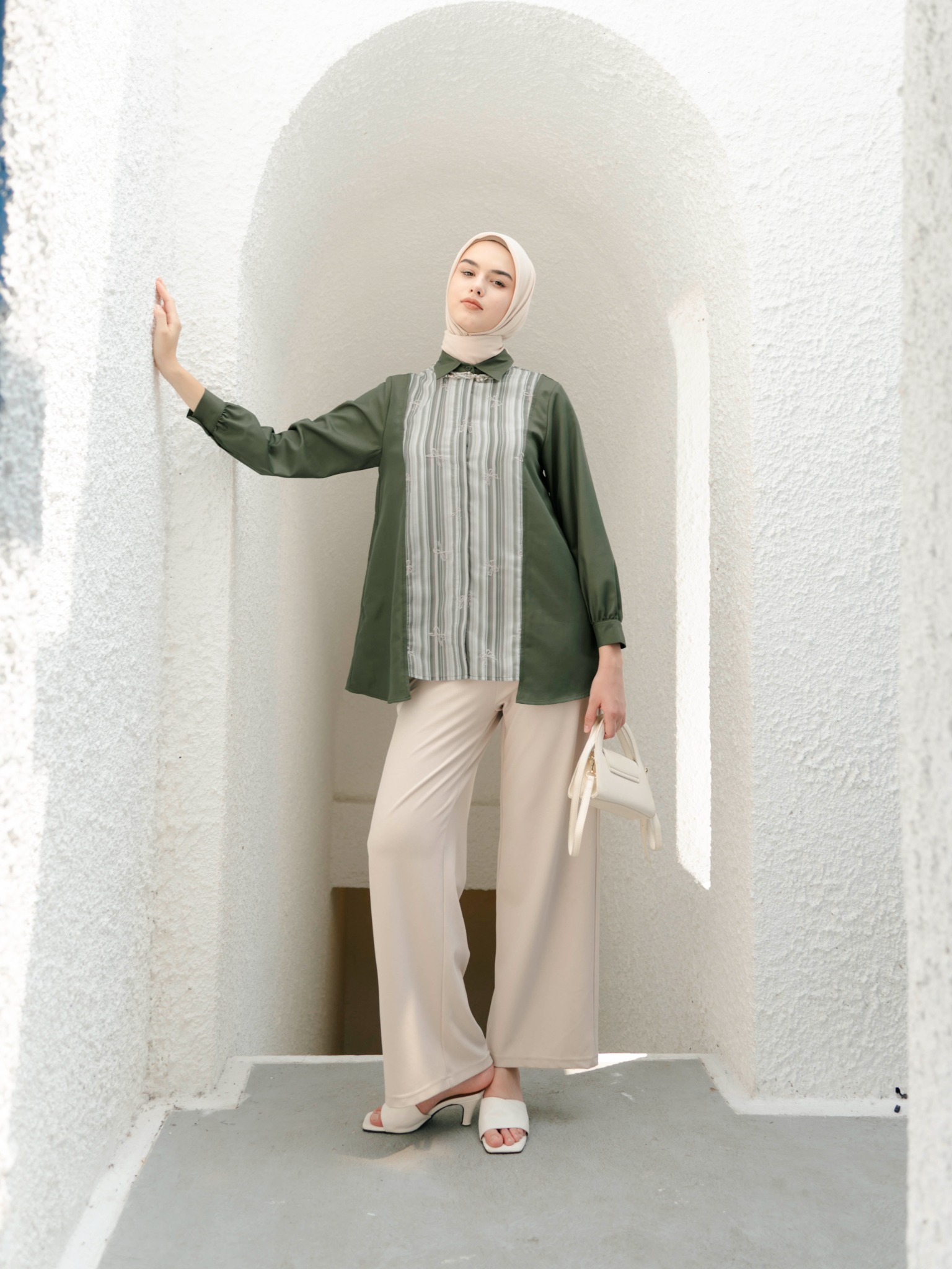 Lightsclo - Theona Shirt