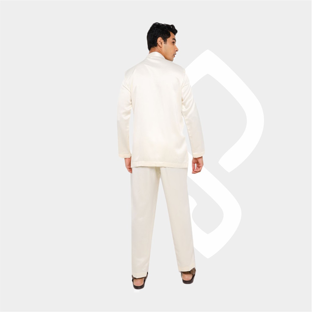 Baju Koko Pria Melayu Cekak Musang Bahan Satin Setelan Muslim Kurung Teluk Belanga Putih Tulang (Broken White)