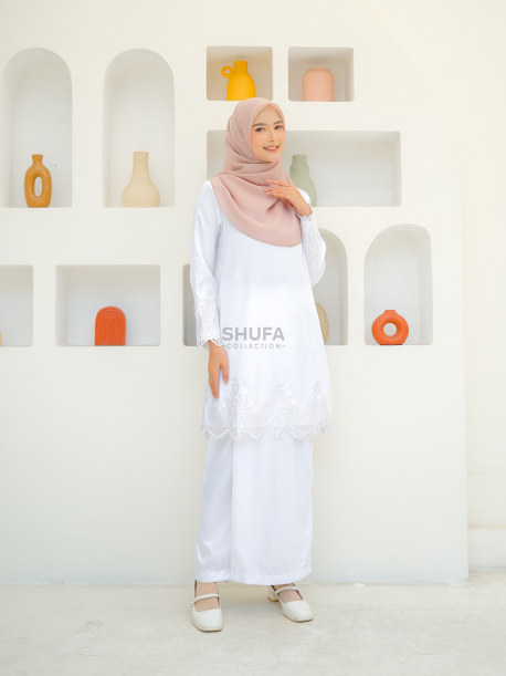Baju Setelan Kurung Melayu Wanita Modern Brokat Renda Akad Adat Malaysia Perempuan Putih Tulang