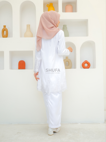 Baju Setelan Kurung Melayu Wanita Modern Brokat Renda Akad Adat Malaysia Perempuan Putih Tulang
