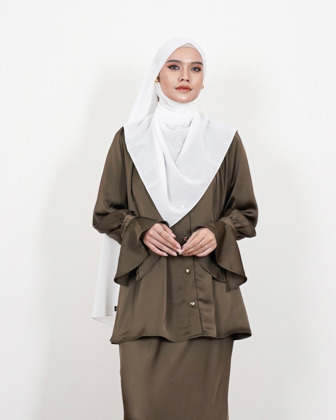 Evolvere - Zaina Shirt Kemeja silk Polos (kemeja saja)