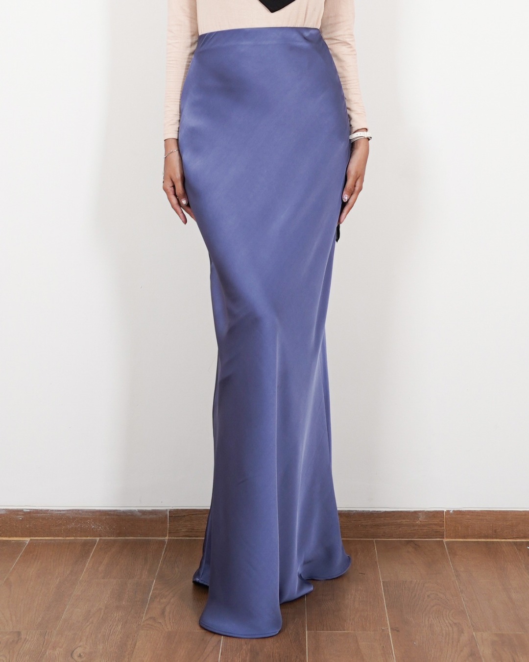 Evolvere - Zaina Maxi Skirt Rok Silk Model Mermaid (Rok Aja)