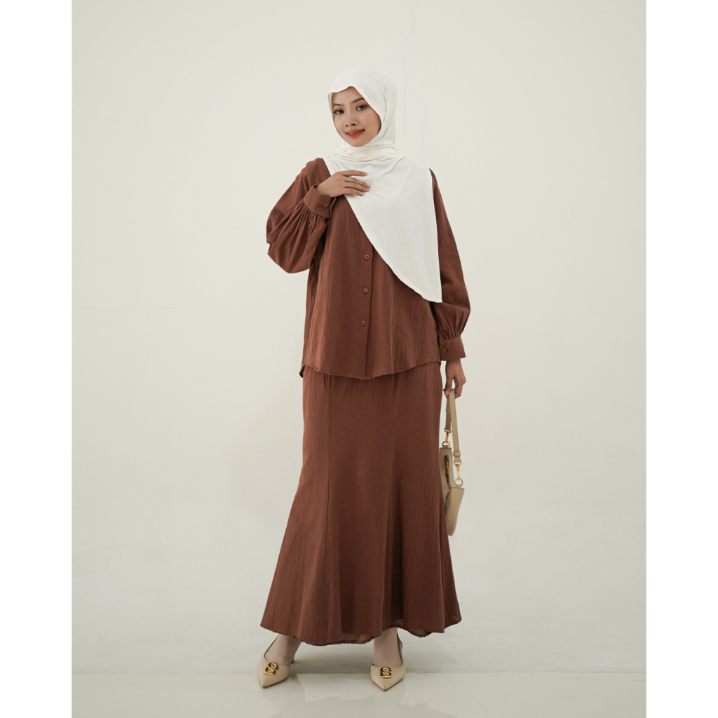Evolvere-Aisha one set linen kemeja dan rok mermaid