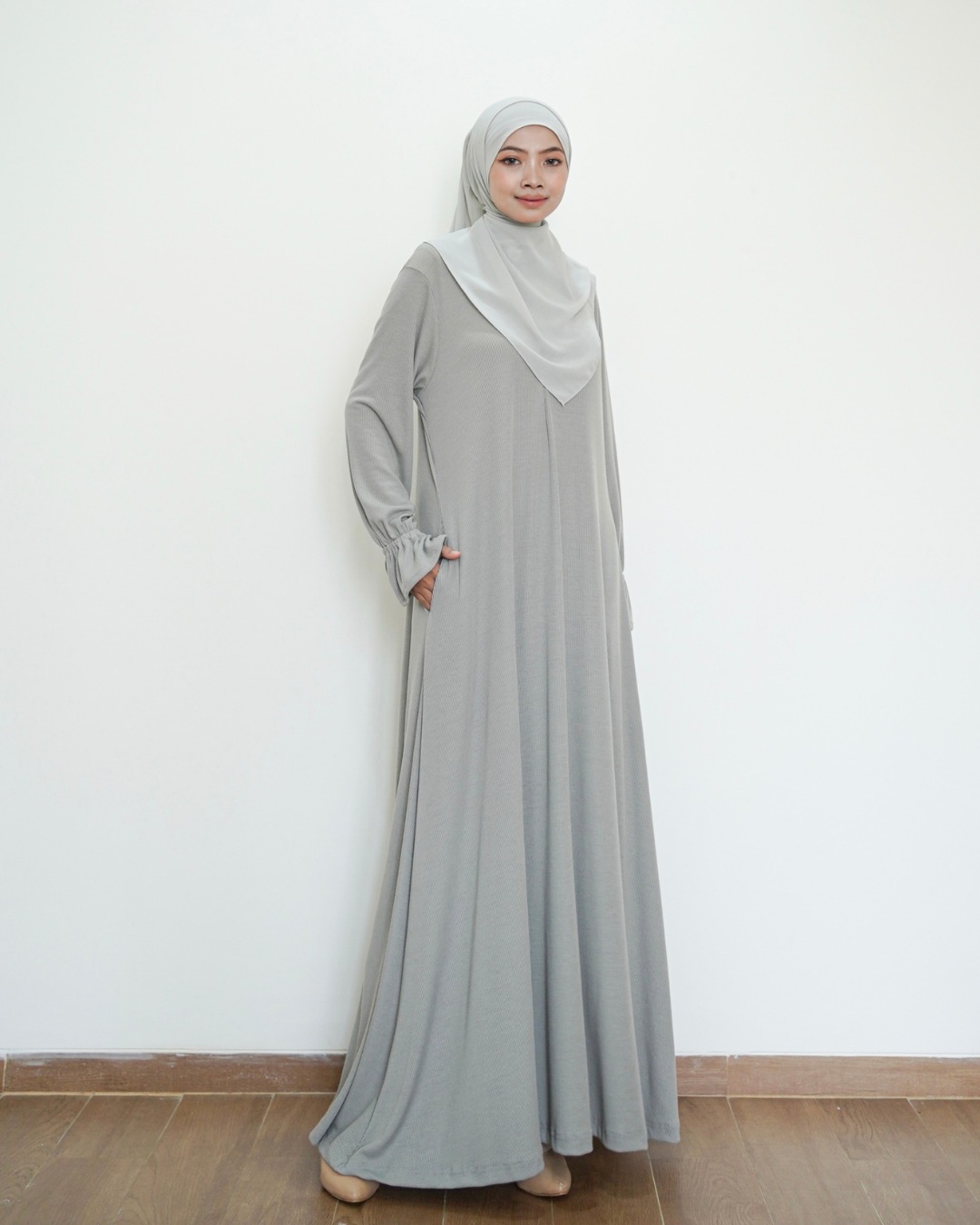 Evolvere - Dhara Basic Rib Knit Dress Muslim