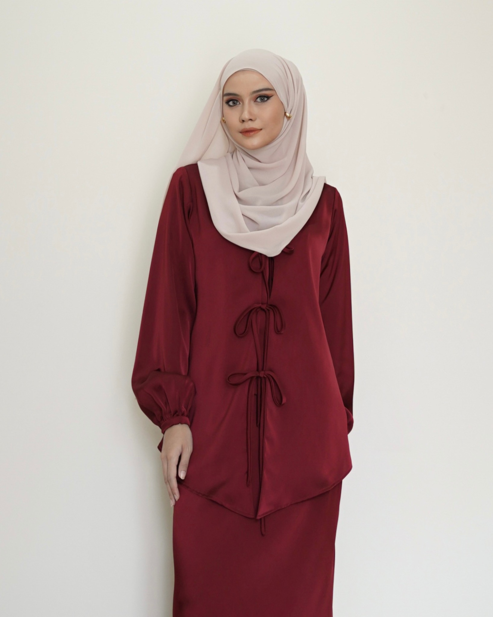 Evolvere - Nuha Top Silk Satin Coquette Style (ATASAN Saja )