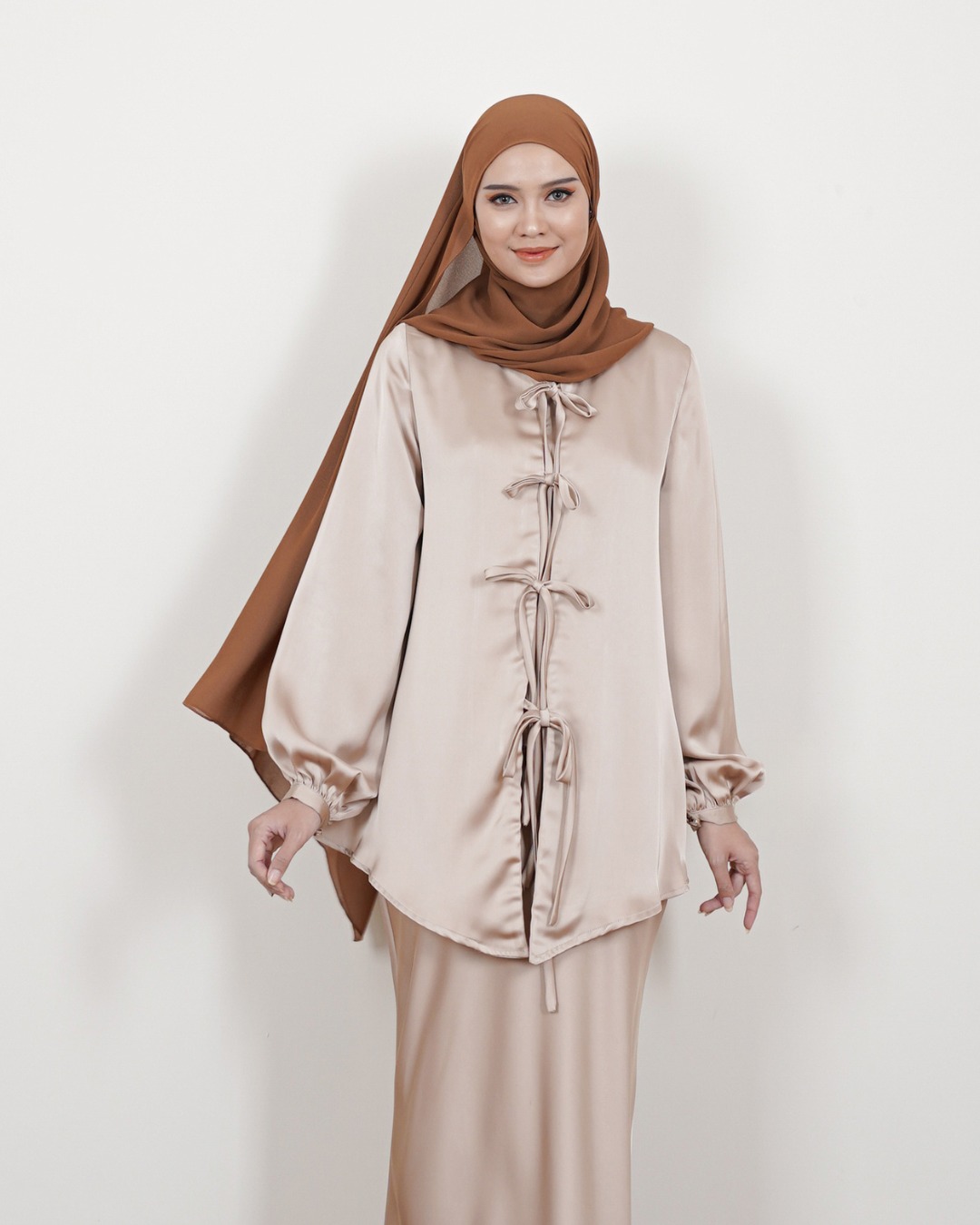 Evolvere - Nuha Top Silk Satin Coquette Style (ATASAN Saja )