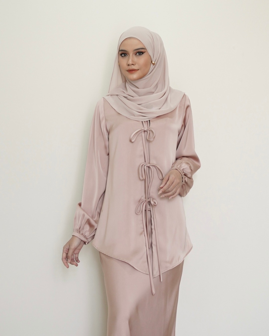 Evolvere - Nuha Top Silk Satin Coquette Style (ATASAN Saja )