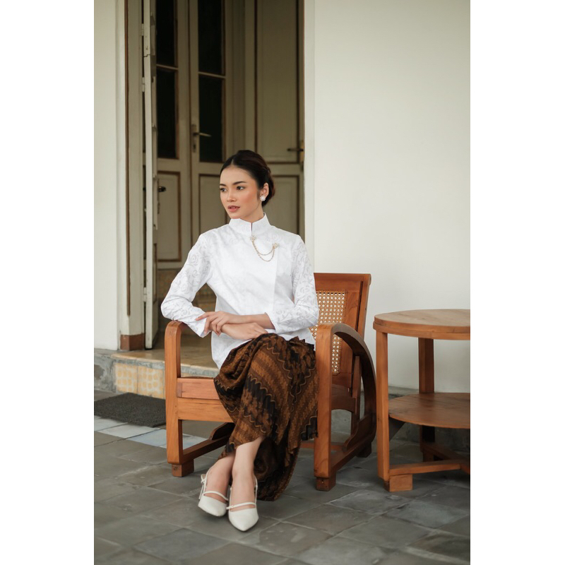 Riskavebrie - Kebaya Janggan