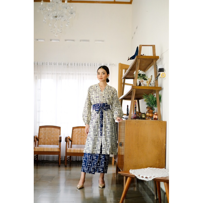Riskavebrie - Lentera Series Biru