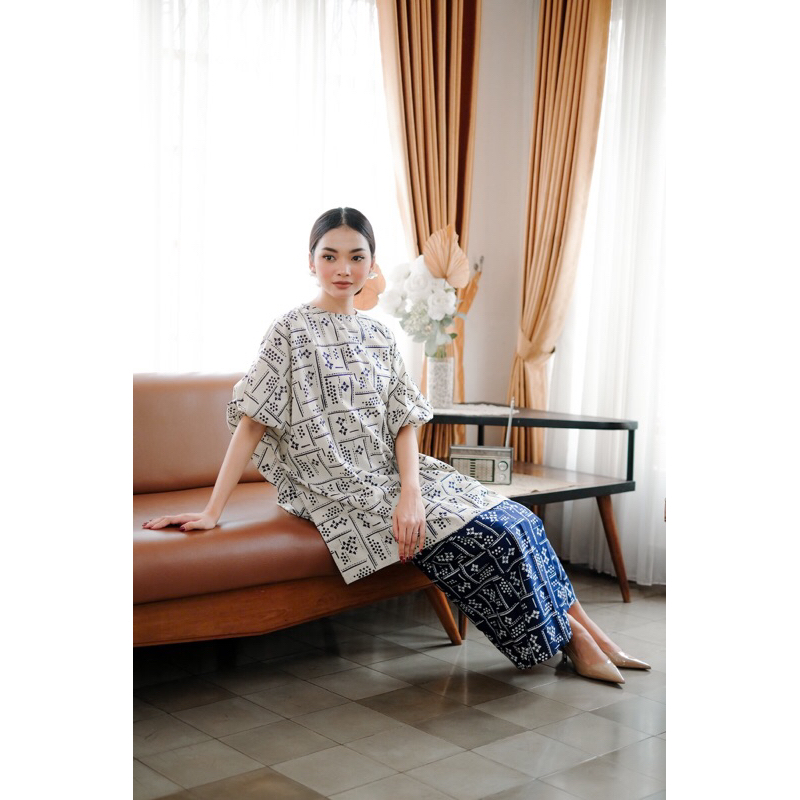 Riskavebrie - Lentera Series Biru