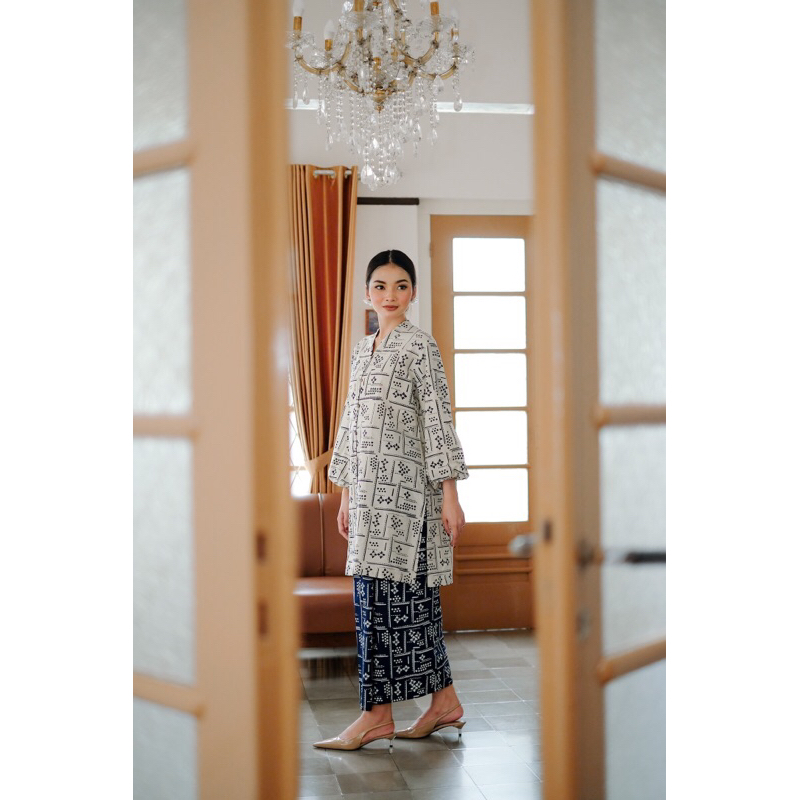 Riskavebrie - Lentera Series Biru