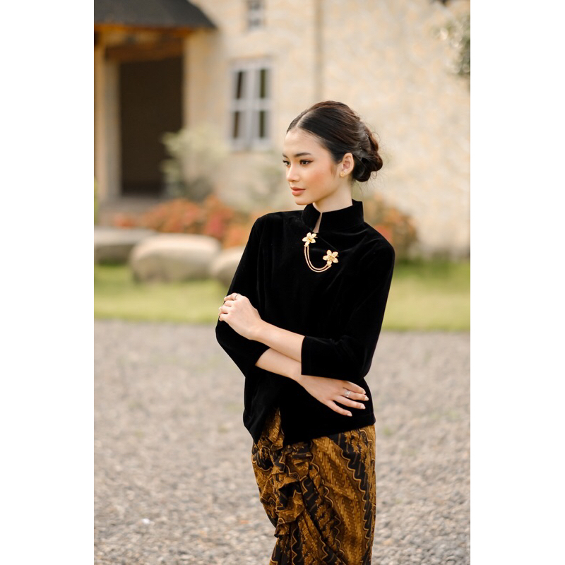 Riskavebrie - Kebaya Janggan Velvet