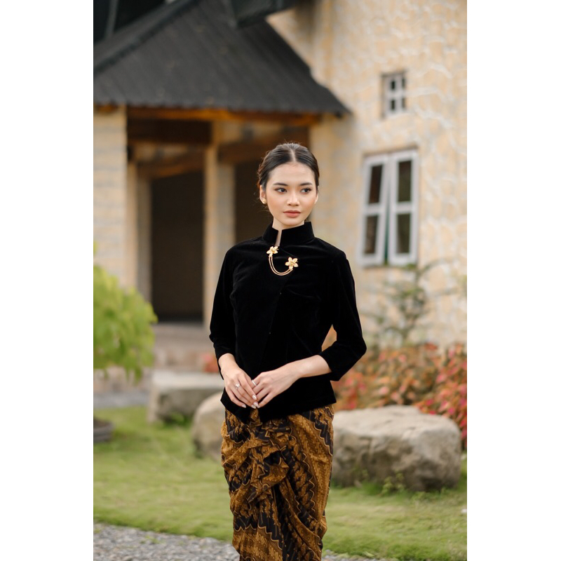 Riskavebrie - Kebaya Janggan Velvet