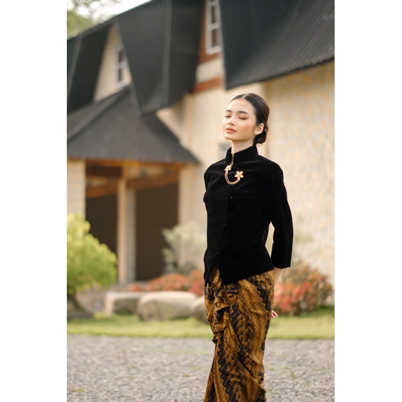 Riskavebrie - Kebaya Janggan Velvet
