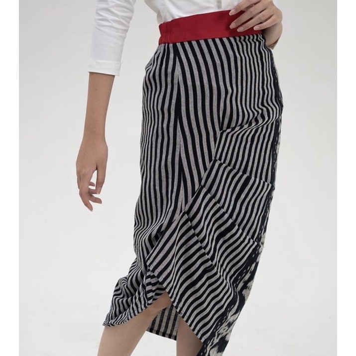 Riskavebrie - Drapping Skirt Tenun