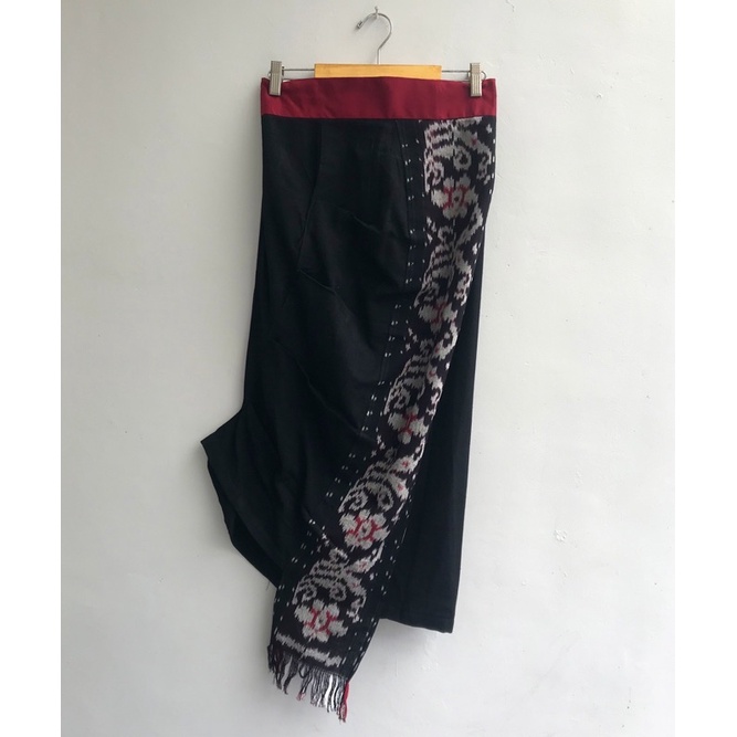 Riskavebrie - Drapping Skirt Tenun
